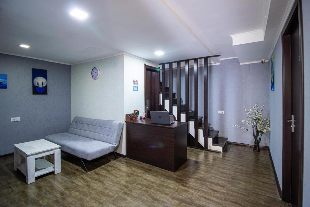 Hotelharmony ティビリシ エクステリア 写真